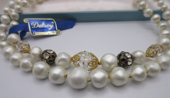 Vintage DELROY Knotted Baroque faux Pearl and Cry… - image 4