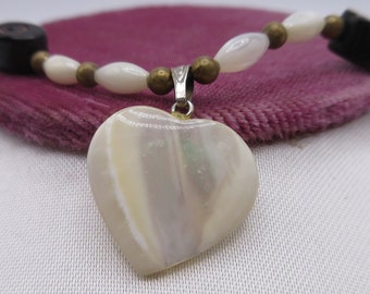 Super Cute Estate Mother of Pearl Single Strand Necklace