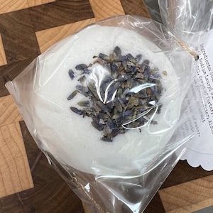Pure Lavender Bath Bomb
