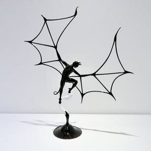 Schwarzer geflügelter Teufel Handmade - Murano Glas