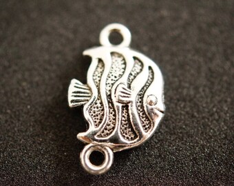 Fish shape connector in silver metal
