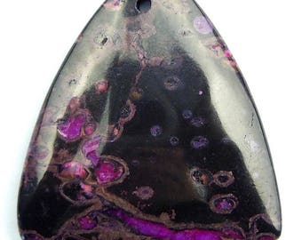 PENDENTIF JASPE TRIANGLE noir et violet