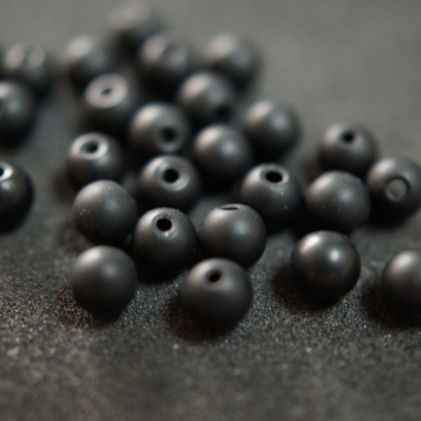 25 PERLES Matte Black stone onyx  4 mm N3