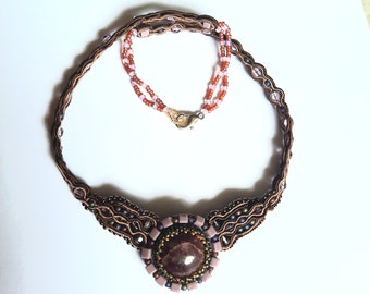 Artisanal necklace with rhodonite