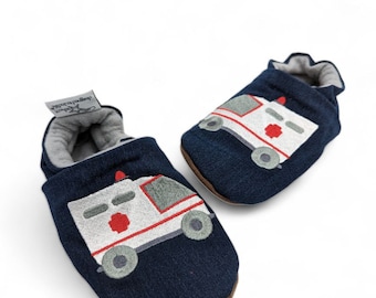 vegan crawling slippers for children embroidered with ambulance size 27