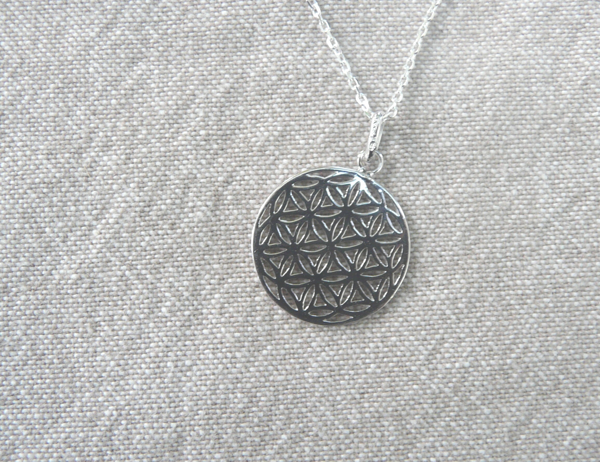 Collier Ras-de-cou Femme En Argent 925 Avec Un Grand Pendentif Fleur Ivoire – élégant Et Délicat