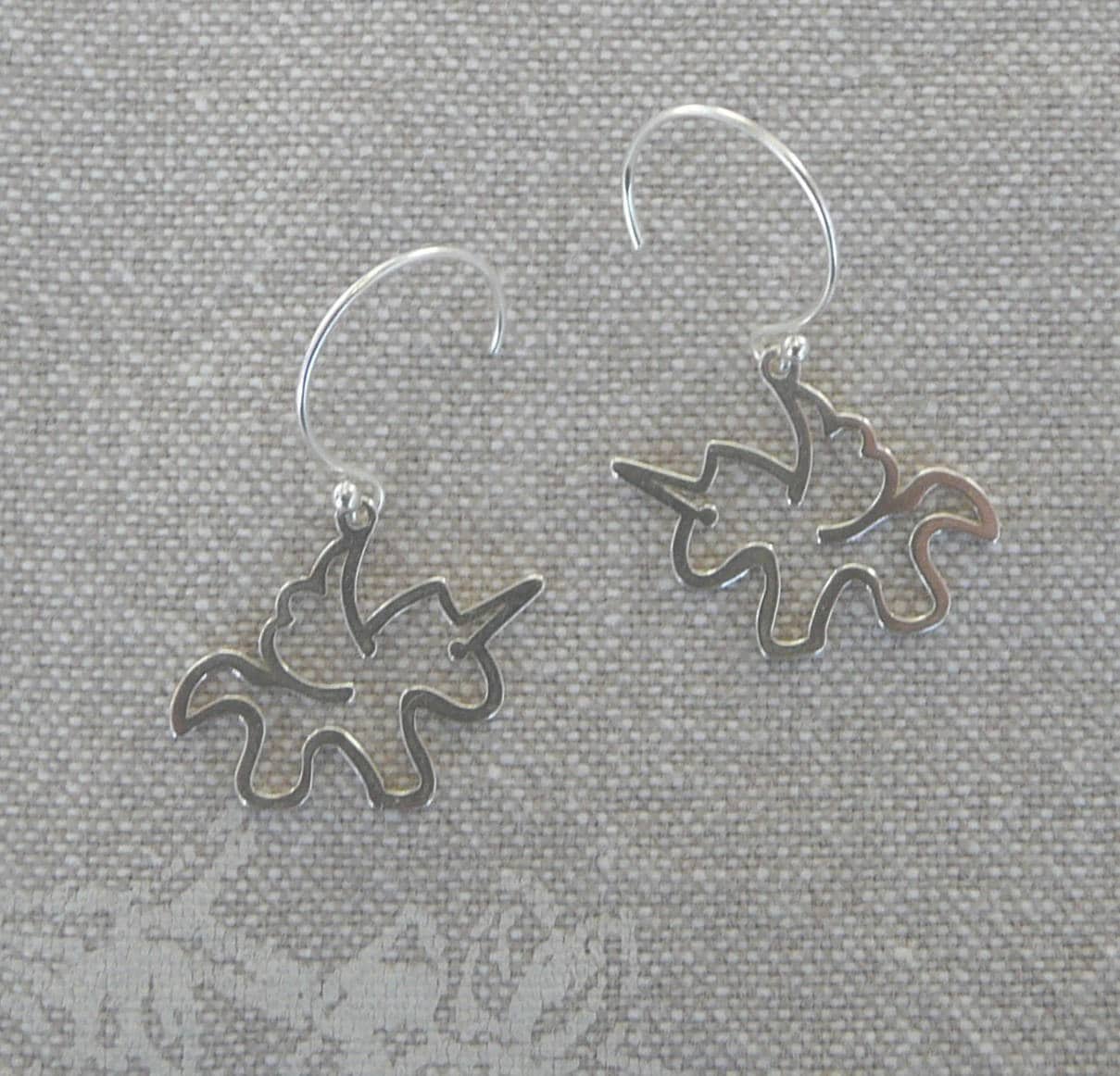 シルバーピアス「ユニコーン」 - Etsy 日本