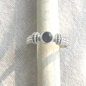 &quot;Ethnic spirit&quot; gemstone silver ring