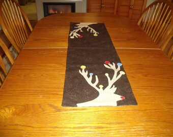 Rudolph the festive table runner