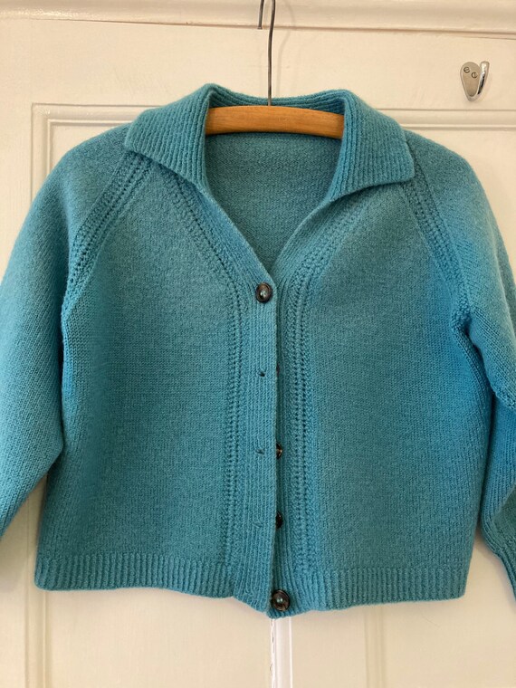 1950s turquoise hand knit collared cardigan
