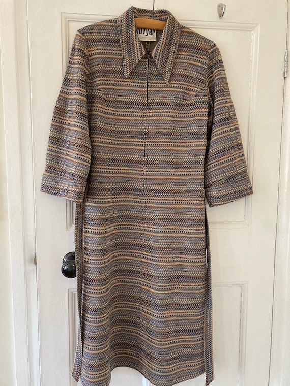 1970s jersey dagger collar dress