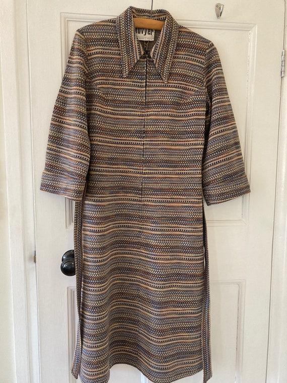 1970s jersey dagger collar dress