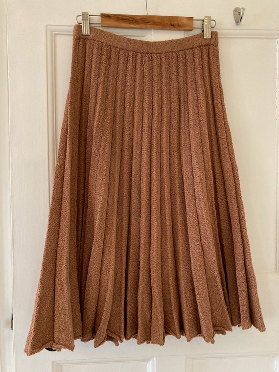 1940s hand knitted pleated skirt