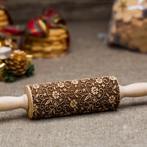 Blommor Präglad Graverad kavel Blommig präglad kavel Shortbread hembakad kaka Present till mamma Jul Julklappstips Lerstämpel
