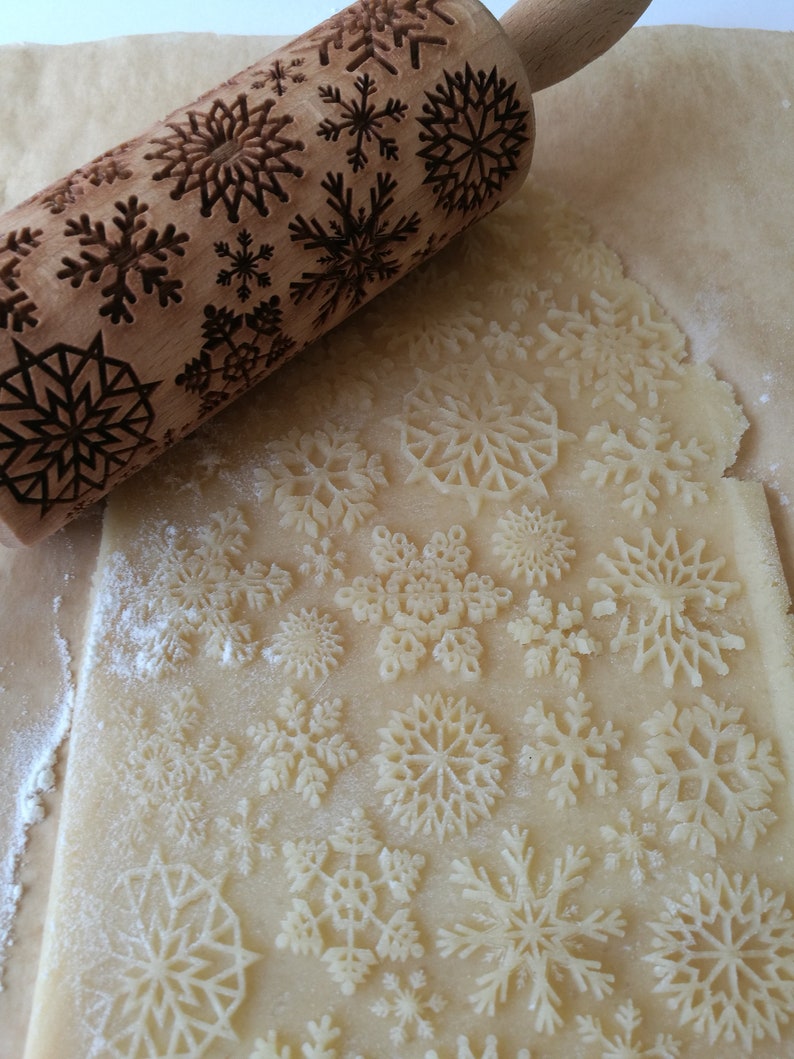 Snowflakes Engraved Rolling Christmas Embossing Rolling Pin