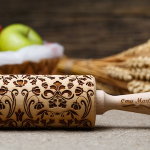 Vintage flowers Embossed rolling pin Carved mold Mothers Day gift Nana gift Cookies Embossed dough roller Nudelholz mit blumen Gift for mom