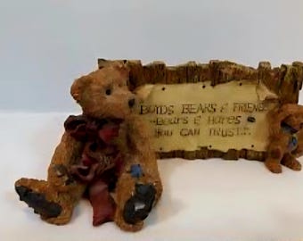 Boyds Bear & friends Grenville and Neville. "The sign"