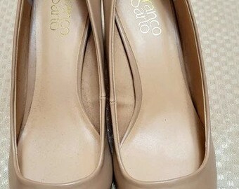 Ladies block heels shoes. Size 10