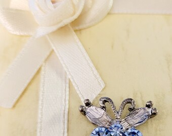 Small blue rhinestones vintage pendant