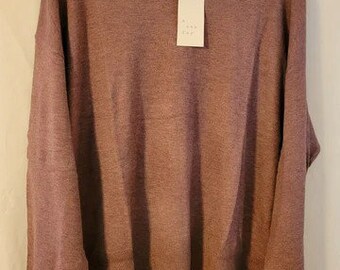 Light eggplant purple lightweight sweater. 1x
