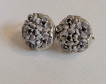 Vintage silver tone with cluster bouquet of gray flowers clip-on earrings.