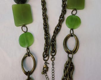 Avon vintage  large green beaded and rock necklace