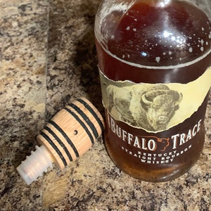 Oak barrel bottle top