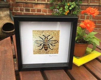 25x25cm Bee Framed Picture