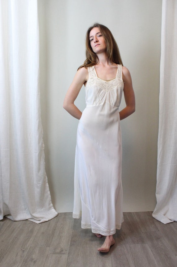 1930s IVORY rayon lace nightgown bias cut slip dre