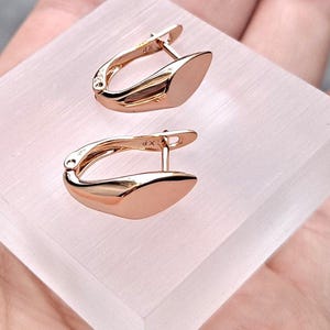 Minimalist oval shaped hoop earrings 14k rose gold filled hoop earrings, simple hoop earrings, elegant women&#39;s earrings