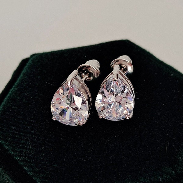2 CT Pear shaped Zirconia Diamond Simulant Stud Earrings, Classic Pear Cut CZ Stud Earrings, Simple Teardrop Earrings, Minimalist Earrings