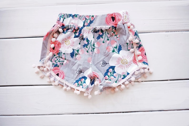 Girls Flamingo Outfit Girls/' Birthday Outfit Tropical Birthday Outfit First Birthday Outfit Flamingo Outfit Pom Pom Shorts Strut Your Stuff
