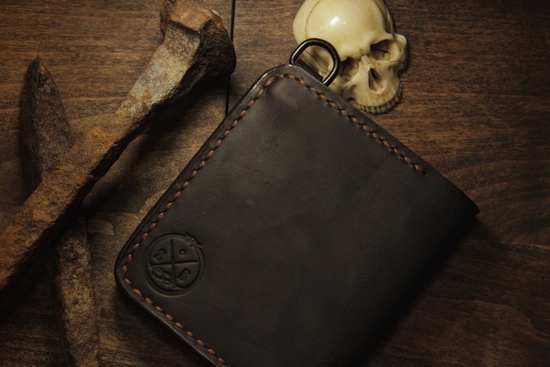 Cartera "Harley" con anilla para cadena. Regalo personalizado. imagen 3
