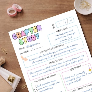 Puede incluir: Una hoja de trabajo de Estudio del Capítulo con el título en letras de burbujas coloridas. La hoja de trabajo incluye secciones para libro, capítulo, tema principal, eventos clave, reflexión, preguntas y lo aprendido. La fecha es 3/3/26.