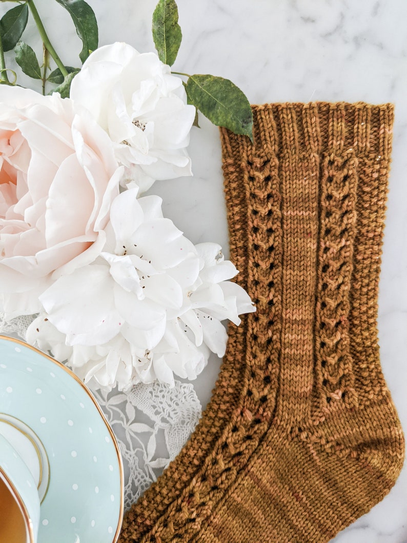 Knitting Pattern: Creme Brulee Socks / Textured Sock Knitting Pattern/ Lacy Sock Pattern / Digital Pattern image 4