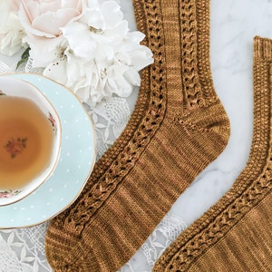 Knitting Pattern: Creme Brulee Socks / Textured Sock Knitting Pattern/ Lacy Sock Pattern / Digital Pattern image 3