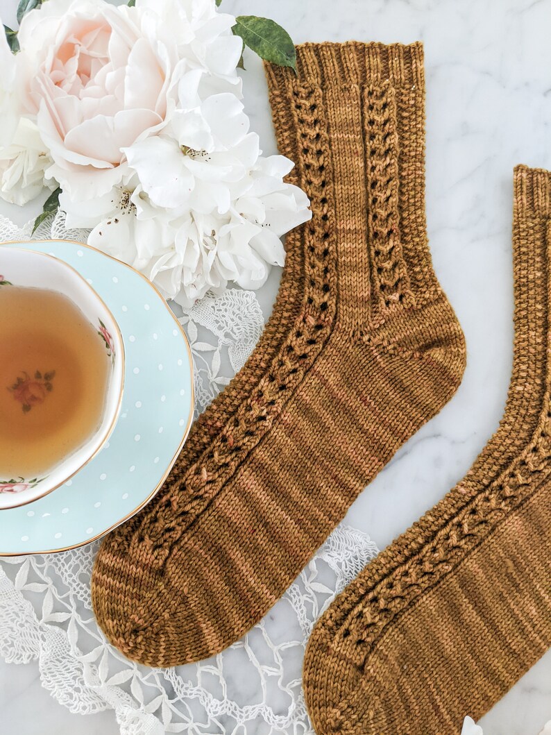 Knitting Pattern: Creme Brulee Socks / Textured Sock Knitting Pattern/ Lacy Sock Pattern / Digital Pattern image 3