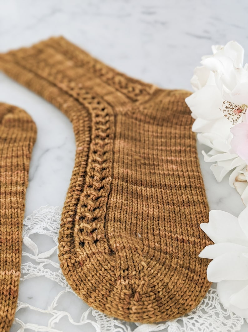 Knitting Pattern: Creme Brulee Socks / Textured Sock Knitting Pattern/ Lacy Sock Pattern / Digital Pattern image 2