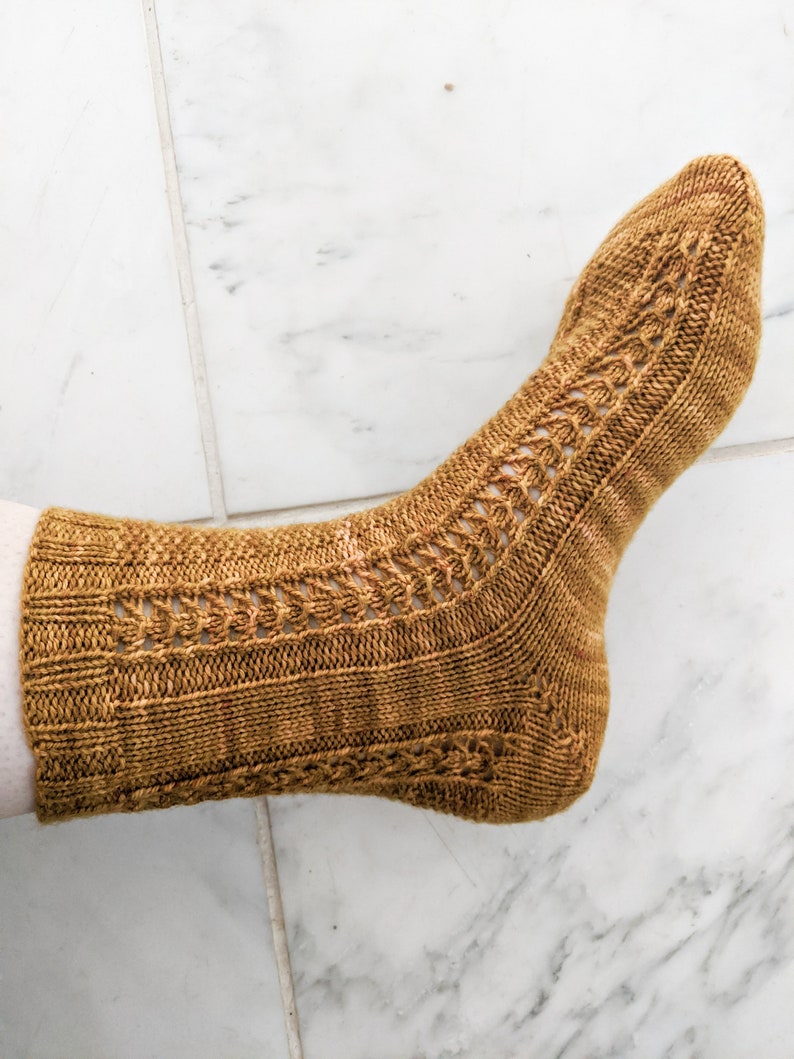 Knitting Pattern: Creme Brulee Socks / Textured Sock Knitting Pattern/ Lacy Sock Pattern / Digital Pattern image 7