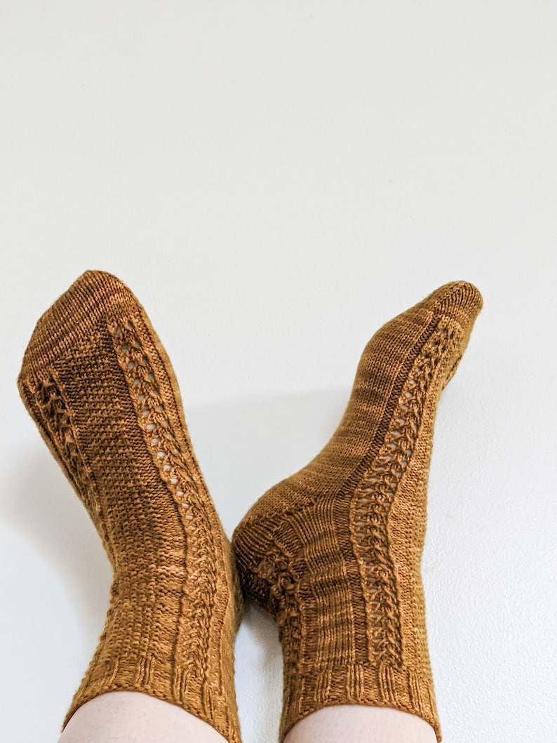 Knitting Pattern: Creme Brulee Socks / Textured Sock Knitting Pattern/ Lacy Sock Pattern / Digital Pattern image 8