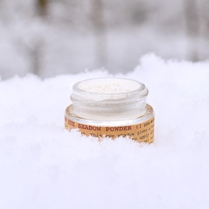 Sombra para olhos Snow. Maquiagem botânica natural branca matte.