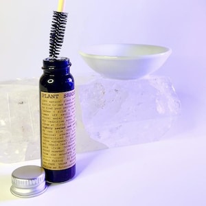 Plant Shadow Mascara . zero waste botanical makeup paint