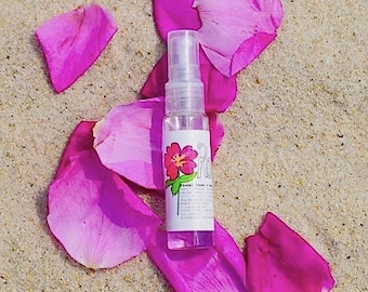 Beach Rose Face Mist. Mini tônico botânico para viagem, Rosa rugosa cultivada em jardim