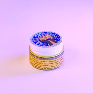 Lucidalabbra Space Goth. Balsamo illuminante blu con riflessi di spirulina, trucco vegetale immagine 8