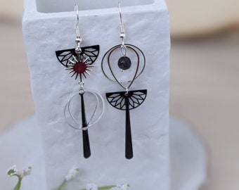 Boucles d'oreilles  asymétriques/bijou d'oreille/ boucles d'oreilles pendantes/cadeau/boucles d'oreilles noires/boucles d'oreilles fantaisie