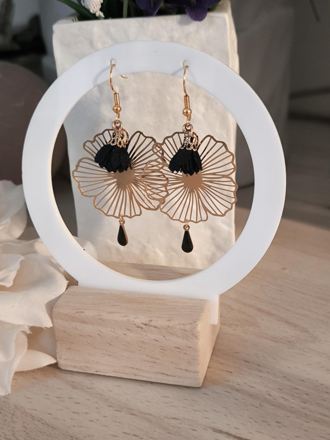 Elegant Black and Gold Floral Tassel Earrings Gold Chain Tassel Earrings: Black Floral Millefiori Beads  main image 4