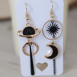 Boucles d'oreilles asymétriques/bijou d'oreille/ boucles d'oreilles pendantes/cadeau/boucles d'oreilles noires/boucles d'oreilles fantaisie image 3