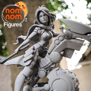 Battle Cyborg Statue | Resin 3D Print | NomNom Figures | Display Figure | Unpainted or Hand painted