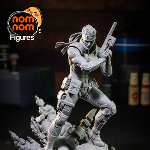 Experienced Spy Statue | Resin 3D Print | Anime Sculpture | Model Kit | UNPAINTED | NomNom Figures