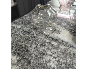 Aplique de pared vintage con portavelas de cristal ondulado transparente y ojal.
